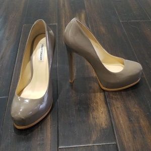 ***SOLD*** Kelsi Dagger heels